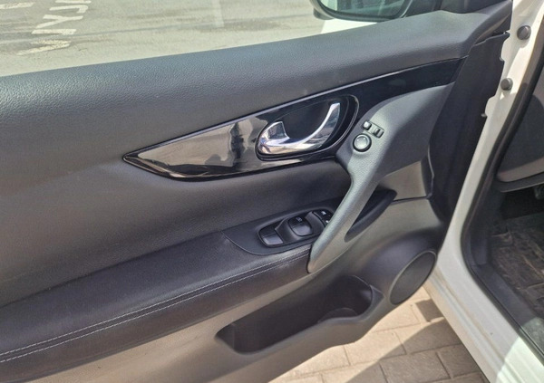 Nissan Qashqai cena 77500 przebieg: 78471, rok produkcji 2017 z Kraków małe 301